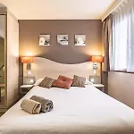 Logis Au Tambour 3* Reims