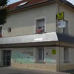 Logis Au Tambour Hotell