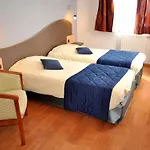 Logis Au Tambour 3* Reims