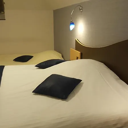 Logis Au Tambour 3* Reims