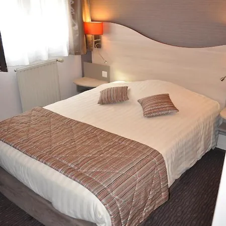 Logis Au Tambour 3* Ρενς