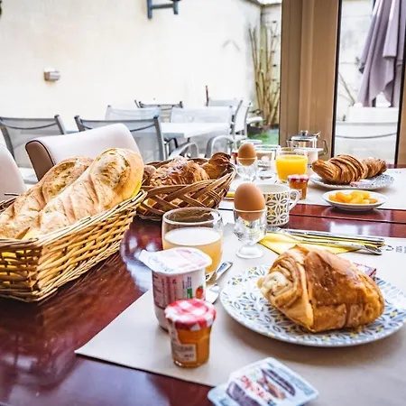 Hotel Logis Au Tambour