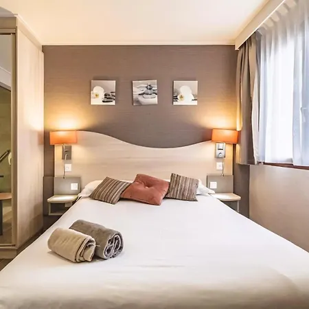 Logis Au Tambour 3* Reims