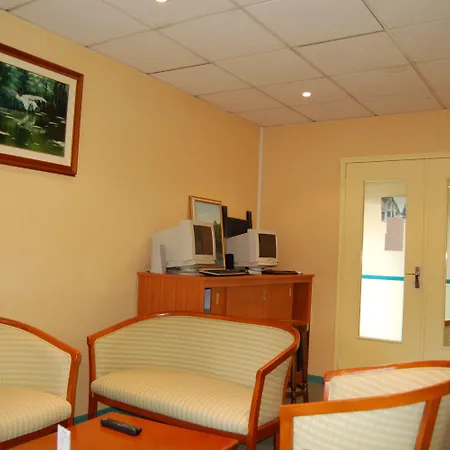 Logis Au Tambour Hotel 3*