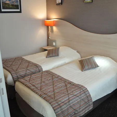 Hotel Logis Au Tambour Reims