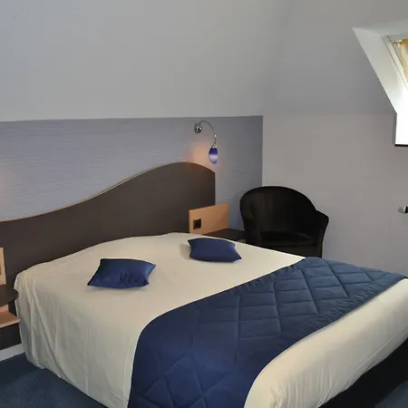 Hotel Logis Au Tambour 3*