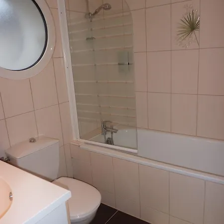 Logis Au Tambour 3* Reims
