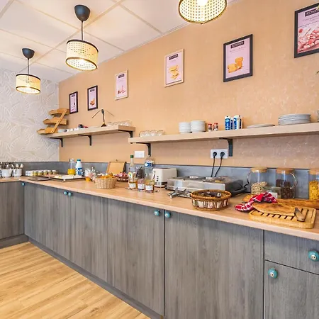 Logis Au Tambour 3* Reims