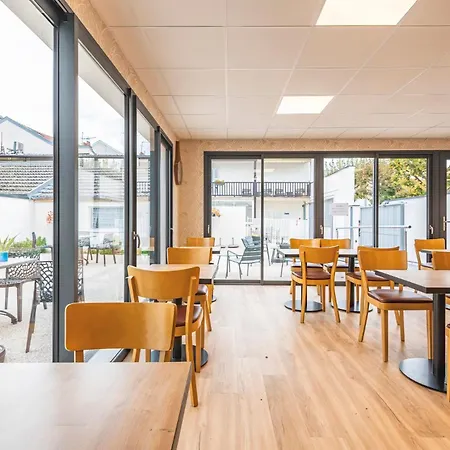 Logis Au Tambour 3* Reims