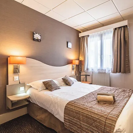Logis Au Tambour 3* Ρενς