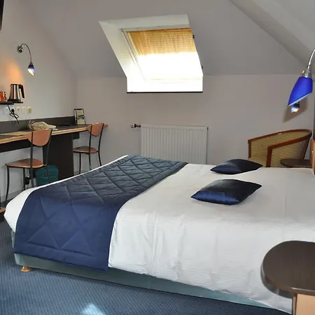 Hotel Logis Au Tambour 3*