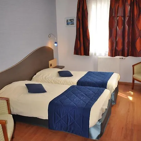 Hotel Logis Au Tambour 3*