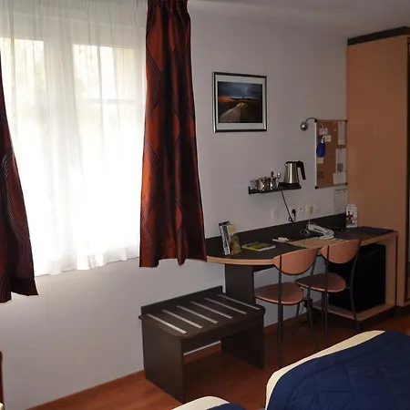 Hotel Logis Au Tambour