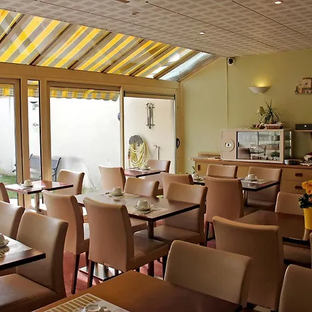 Hotel Logis Au Tambour