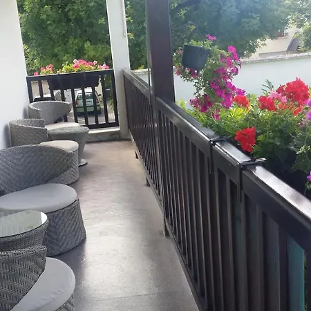 Logis Au Tambour Szálloda 3*