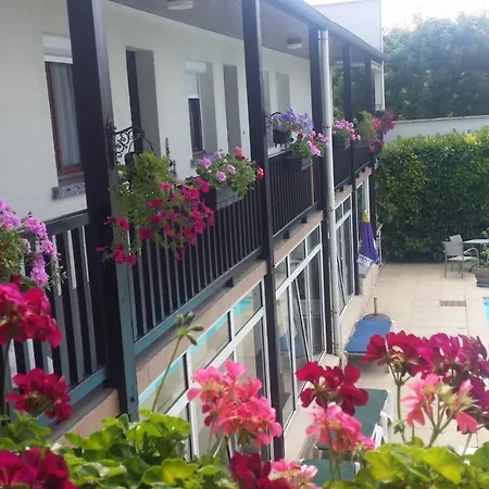 Logis Au Tambour 3*