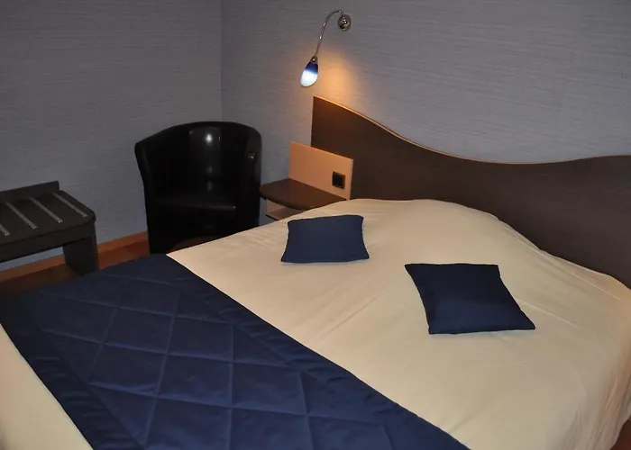 Logis Au Tambour 3* Reims