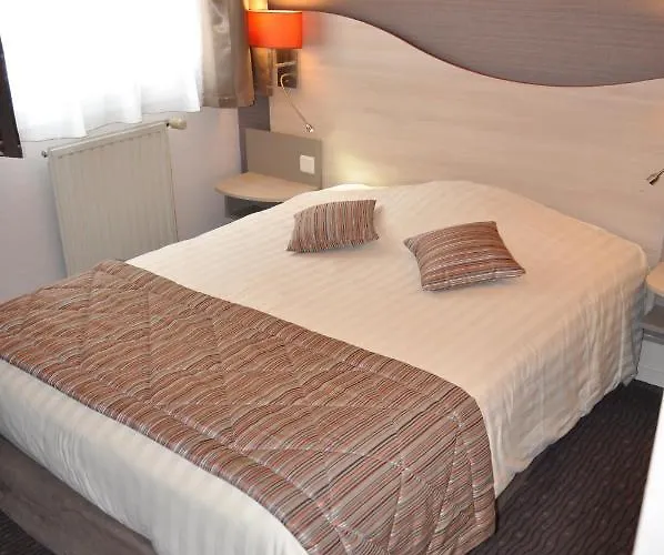 Logis Au Tambour 3* Reims