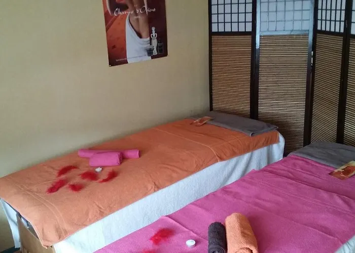 Logis Au Tambour Szálloda Reims