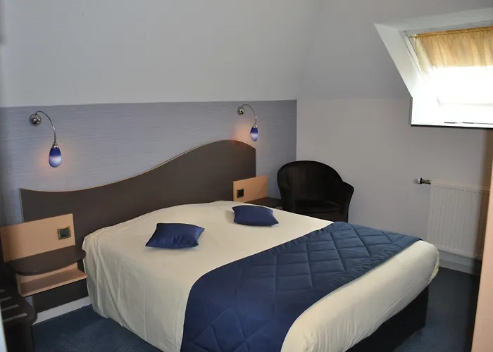 Hotel Logis Au Tambour 3*