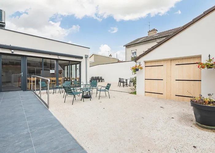 Logis Au Tambour Hotel 3*