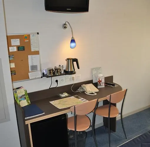 Logis Au Tambour Hotel Reims