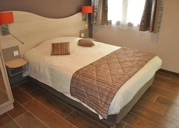 Szálloda Logis Au Tambour Reims