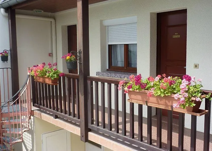 Hotel Logis Au Tambour