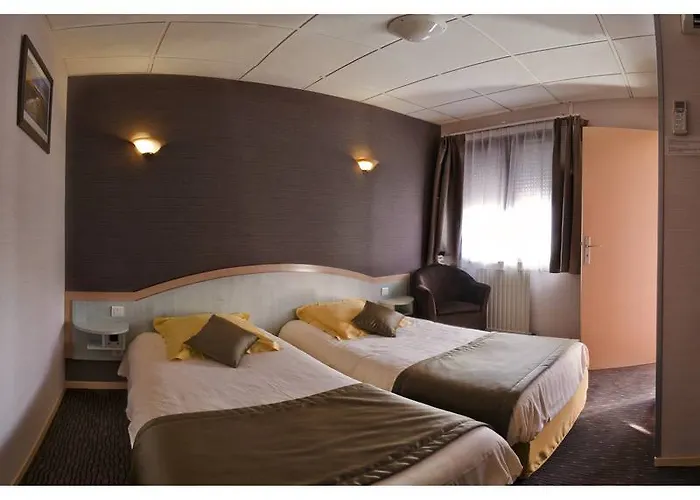 Hotel Logis Au Tambour 3*